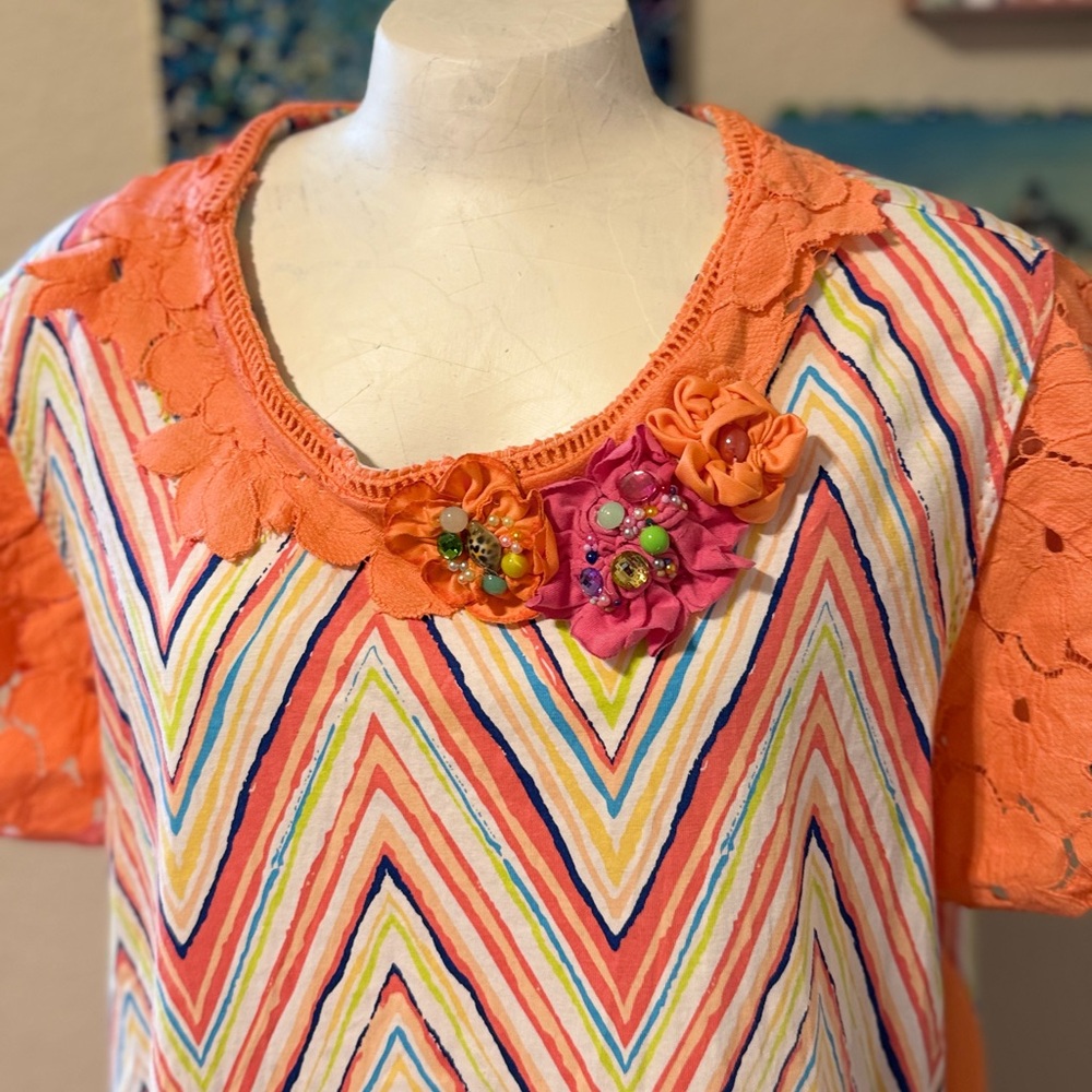 Colorful Chevron Patterned Blouse - Picture 3 of 8